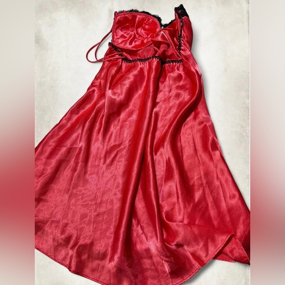 Vintage Gold Label Victoria's Secret Red Satin Chemise with Black Lace Trim - Picture 7 of 7
